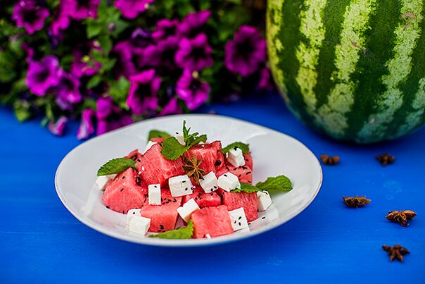Watermelon salad with the addition of cheese to the menu of the fermented milk version of the watermelon diet